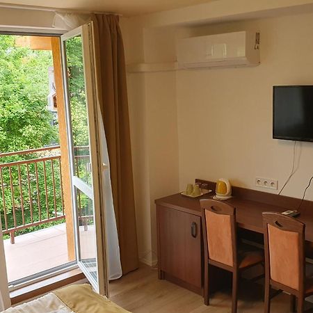 Hotel Felicia Kaluža Екстериор снимка