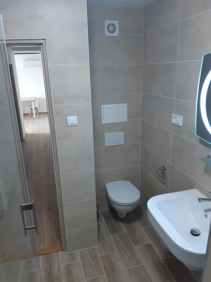 Hotel Felicia Kaluža Екстериор снимка