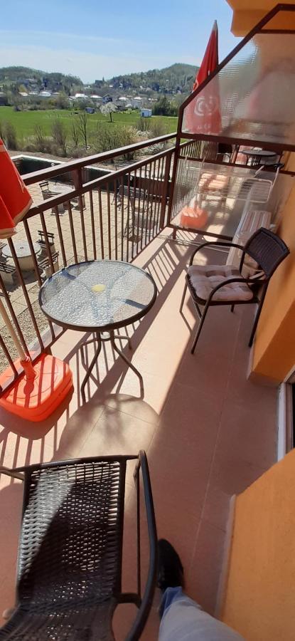 Hotel Felicia Kaluža Екстериор снимка