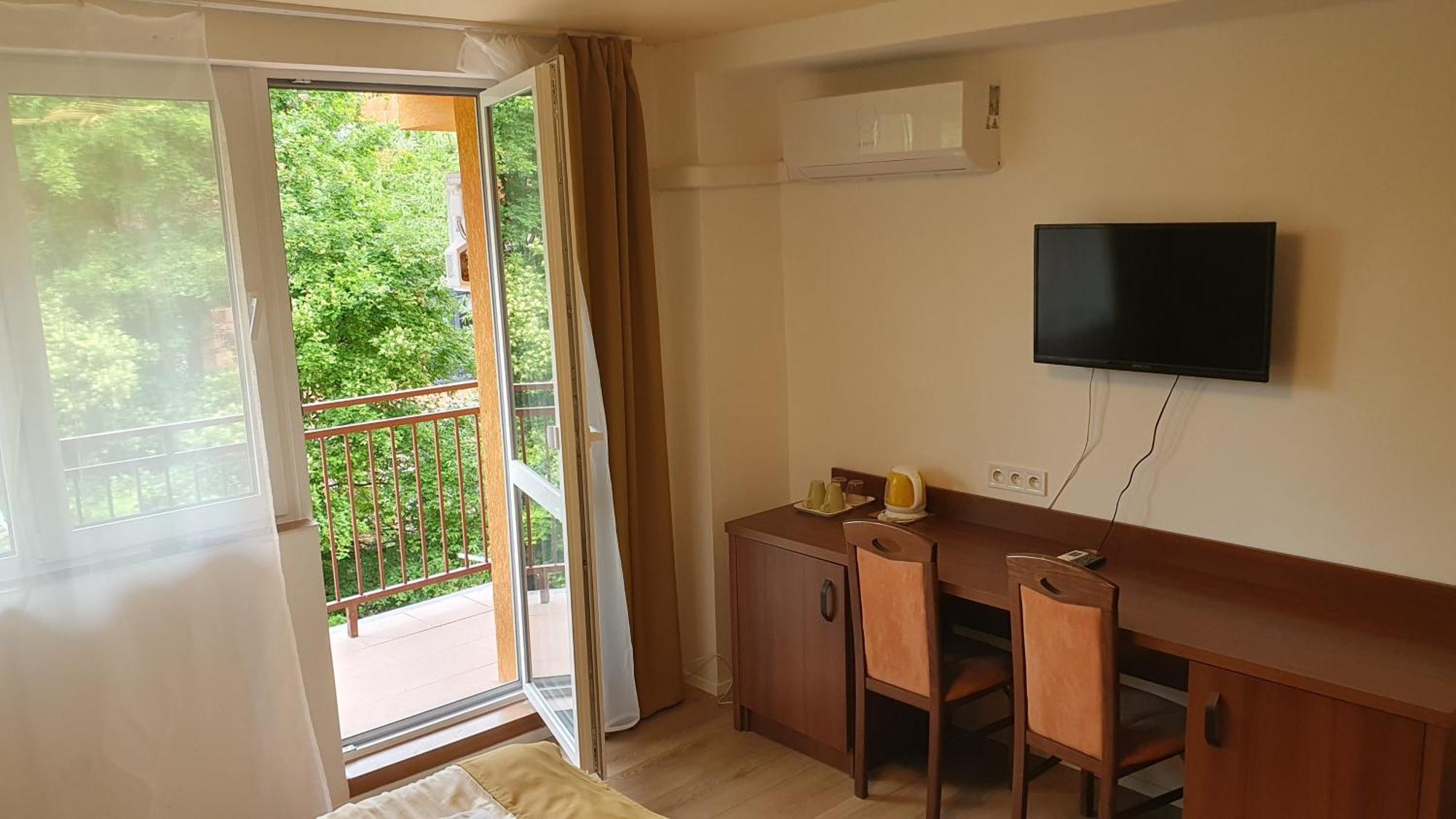 Hotel Felicia Kaluža Екстериор снимка