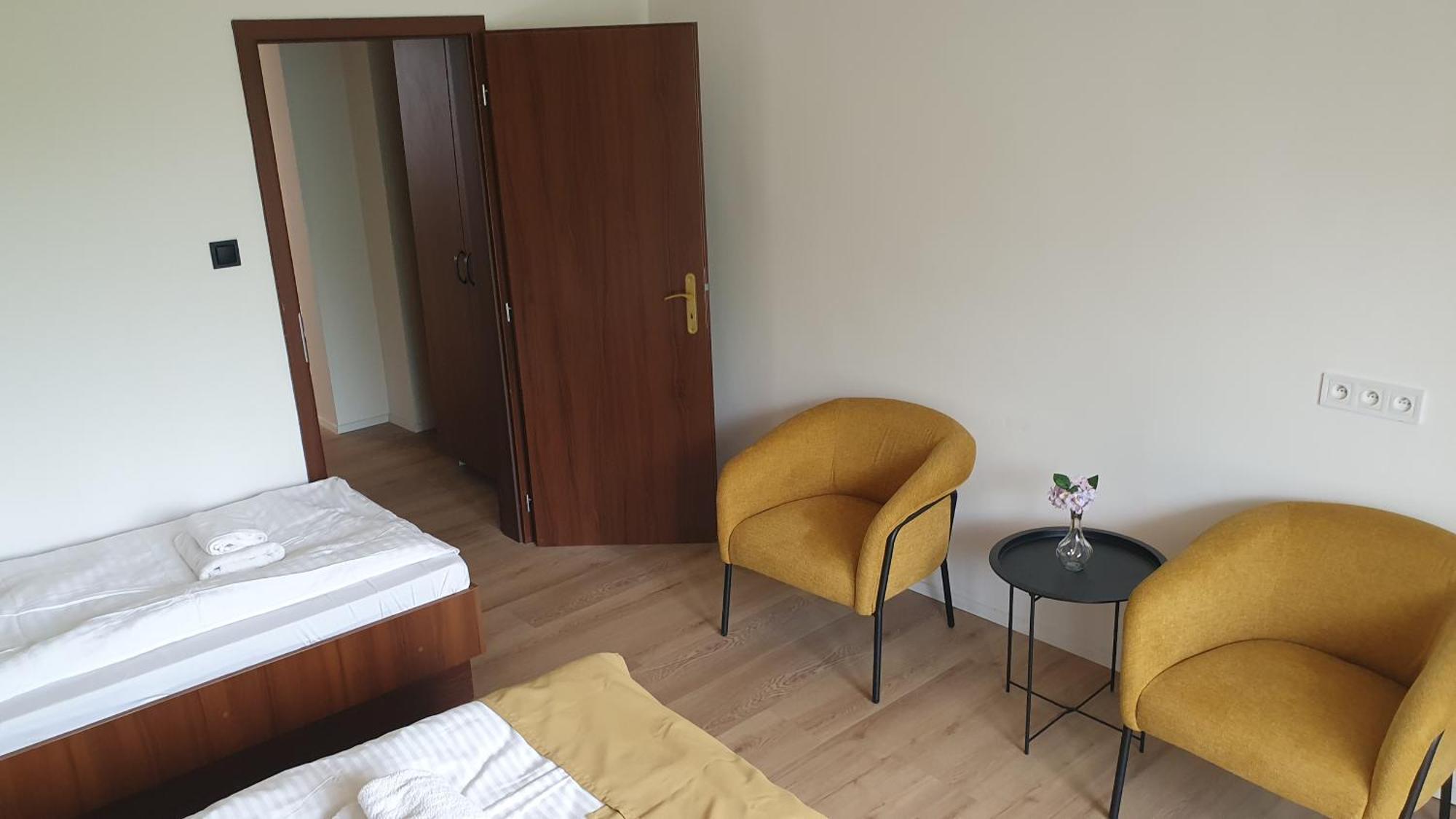Hotel Felicia Kaluža Екстериор снимка