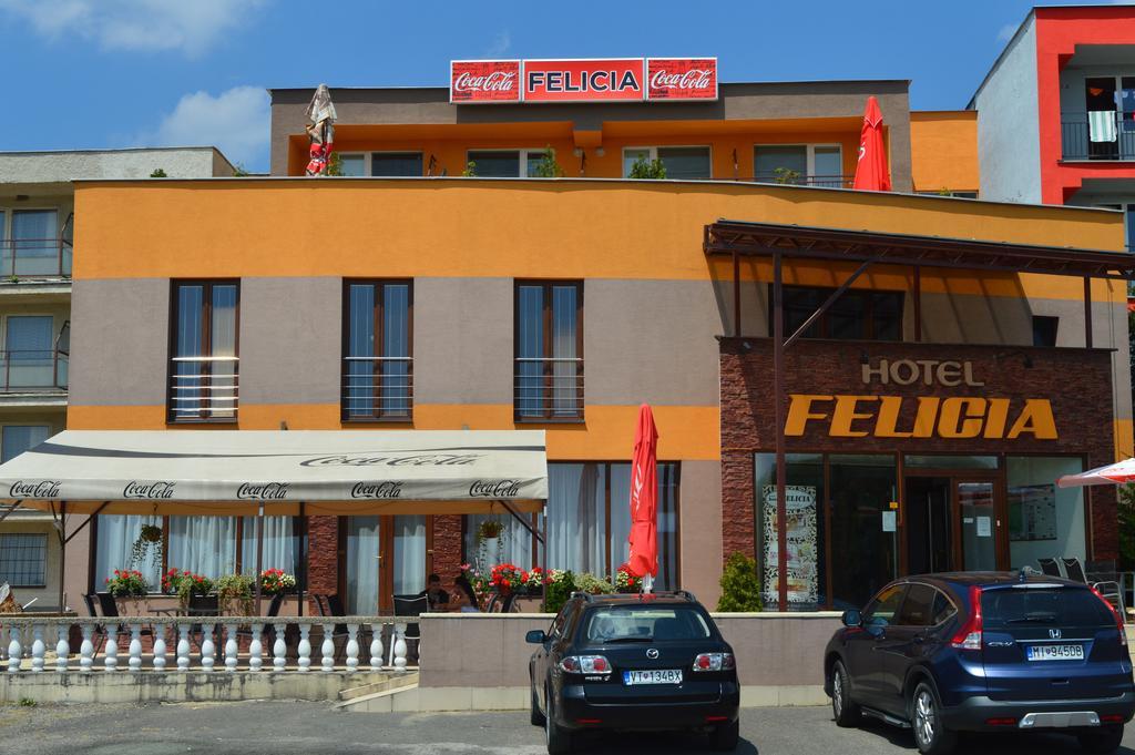 Hotel Felicia Kaluža Екстериор снимка